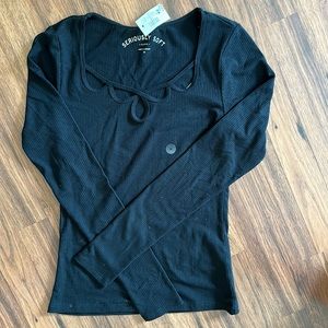 American Eagle - seriously soft long sleeve - Size M - New with tags